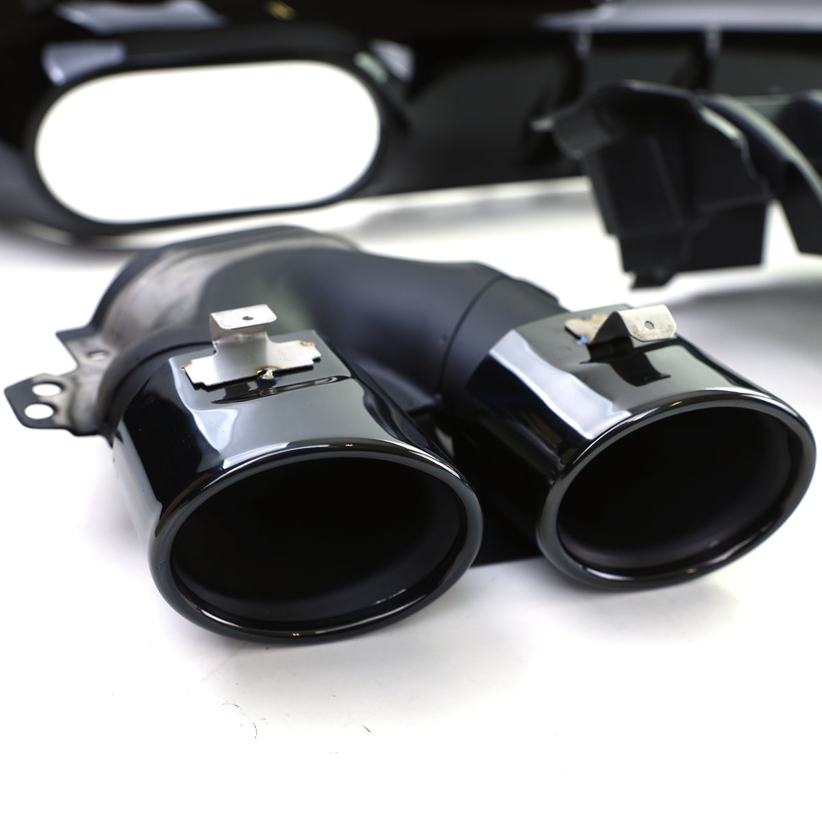 Diffusore Posteriore Sportivo Nero Lucido con Terminali per Mercedes CLS C257