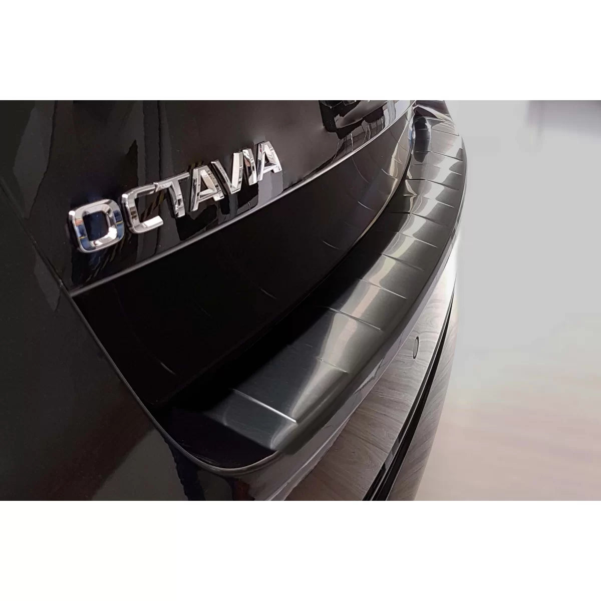 Paraurti Posteriore Protezione Nero Lucido per Skoda Octavia Combi dal 2019