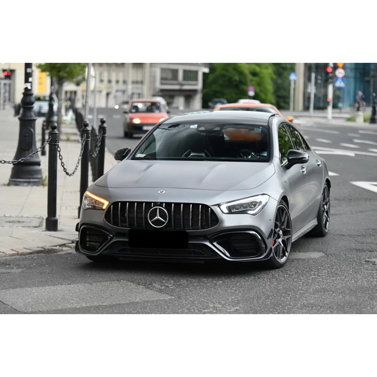 Griglia Anteriore Cromata Nera con Apertura per Camera per Mercedes CLA C118