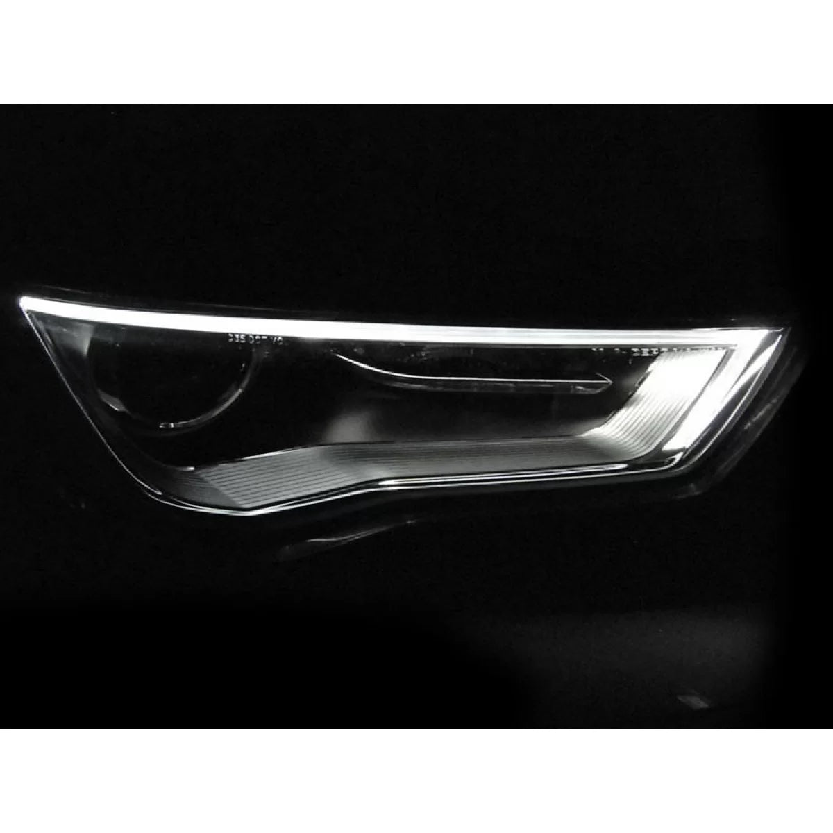 Fari Luci Diurne Anteriori Sinistro e Destro Base Nera per Audi A3 2012-2016