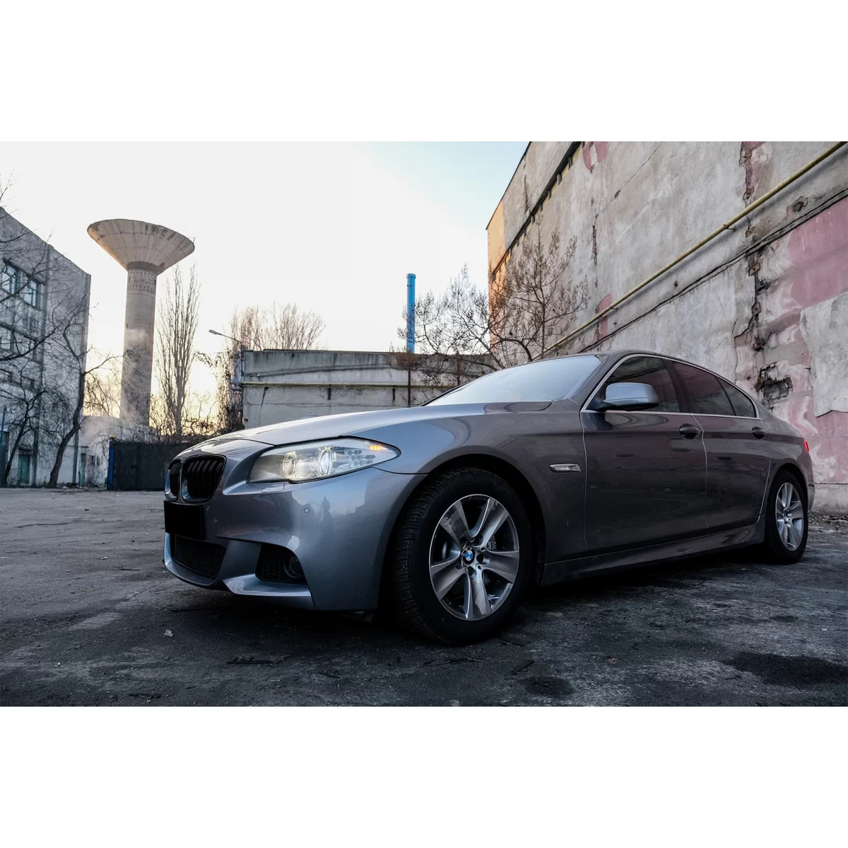 Paraurti Anteriore M-technik Senza Fendinebbia per BMW Serie 5 F10 F11 2011-2014