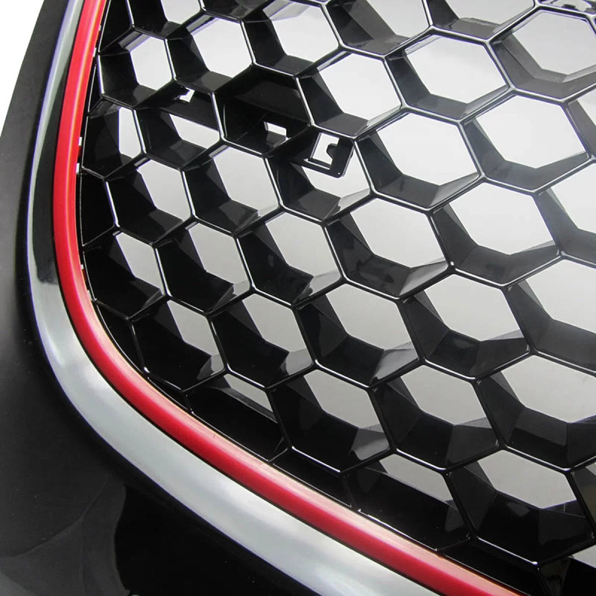 Griglia Anteriore Nido D'ape Senza Logo con Linea Rossa per VW Golf 5 03-08