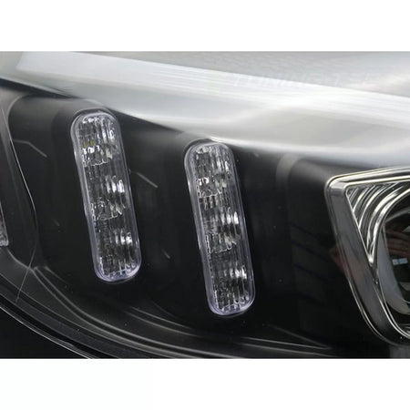 Fari LED Anteriori Sinistro e Destro Base Nera per Mercedes Classe C W205