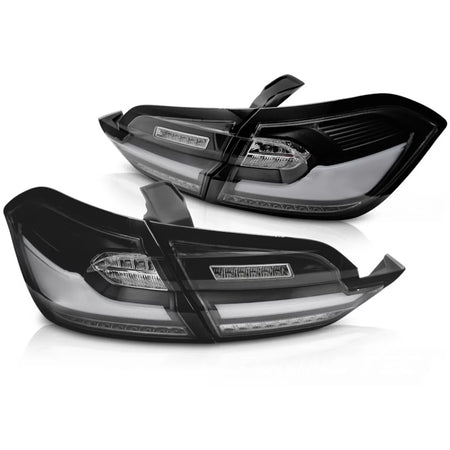 Fanali Posteriori LED Neri per Ford Fiesta MK8 17-21 Berlina 5 Porte