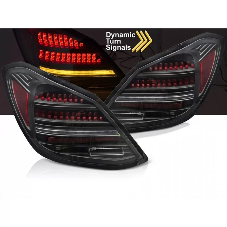 Fanali Posteriori LED con Frecce Dinamiche Nero-rosso per Mercedes Classe C
