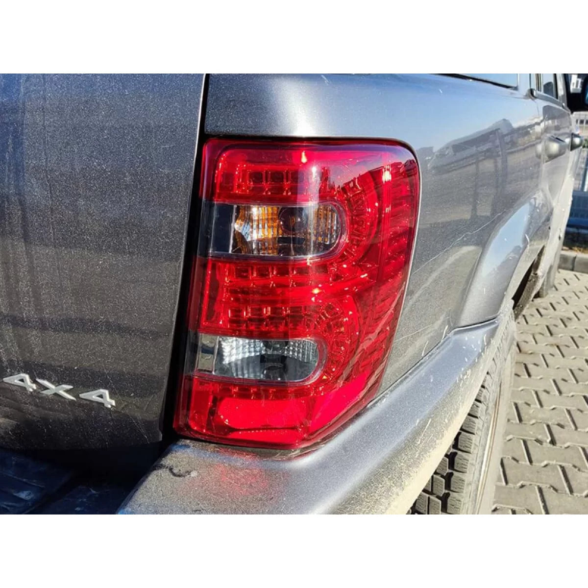 Fanali Posteriori LED Rossi Fumé Sinistro e Destro per Jeep Grand Cherokee