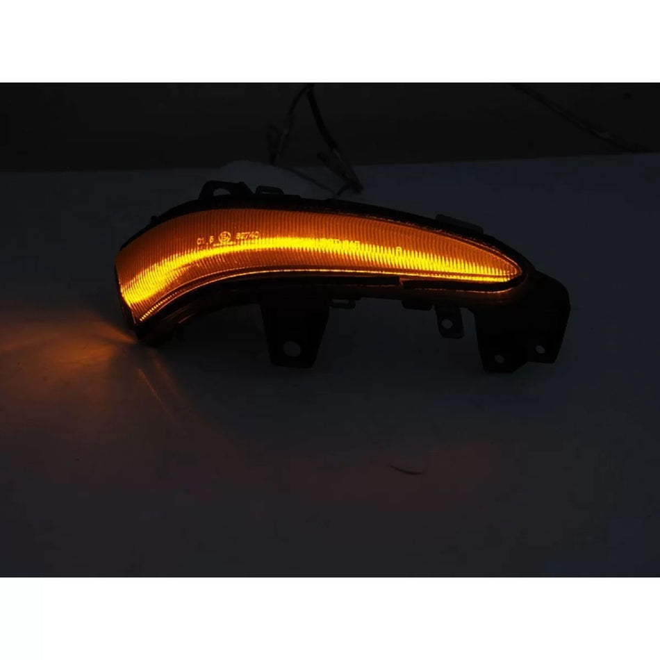 Frecce a LED Specchietto Laterale con Base Nera per Lexus Rx 2009-2015