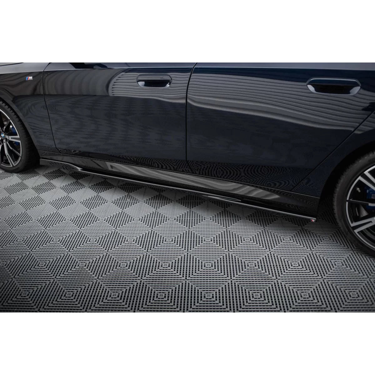 Additivi Versione 1 Paraurti Anteriore Neri per BMW Serie 5 G60 M Pack dal 2023
