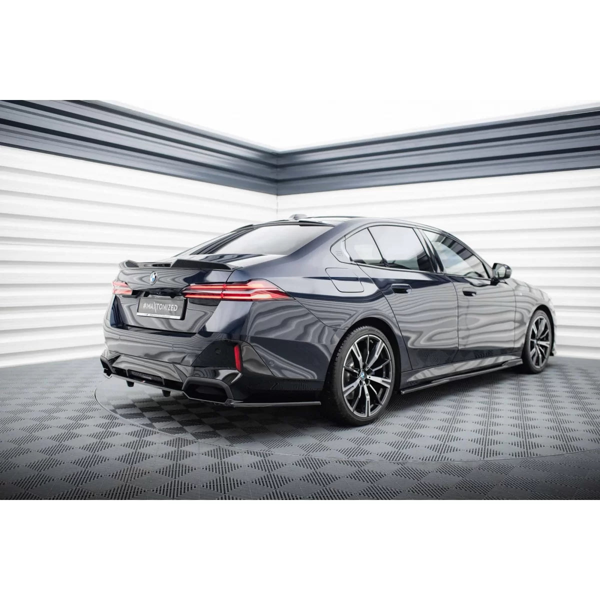 Spoiler Posteriore Versione 1 per BMW Serie 5 G60 dal 2023 Nero Lucido