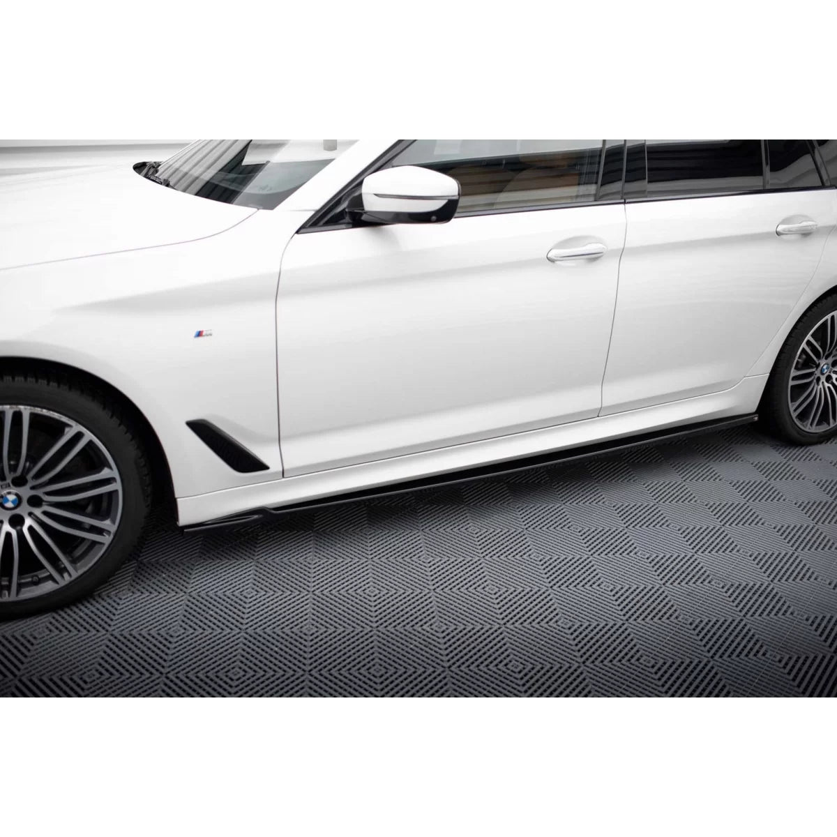 Add-on Versione 2 Nero Lucido per BMW Serie 5 G30 2017-2023