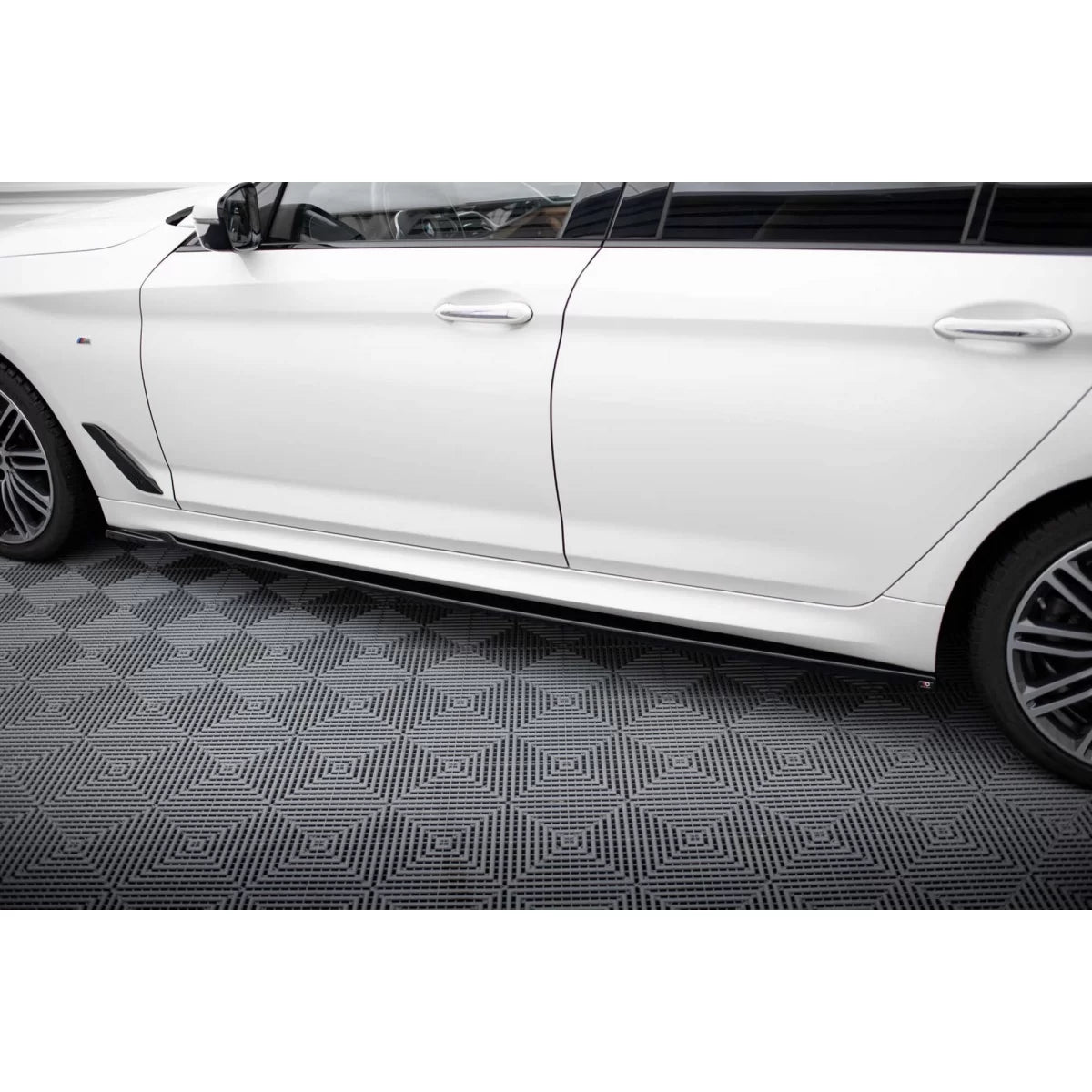 Add-on Versione 2 Nero Lucido per BMW Serie 5 G30 2017-2023