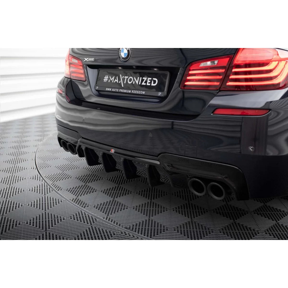 Diffusore Posteriore Versione 2 Nero per BMW Serie 5 F10 M Sport 2010-2017