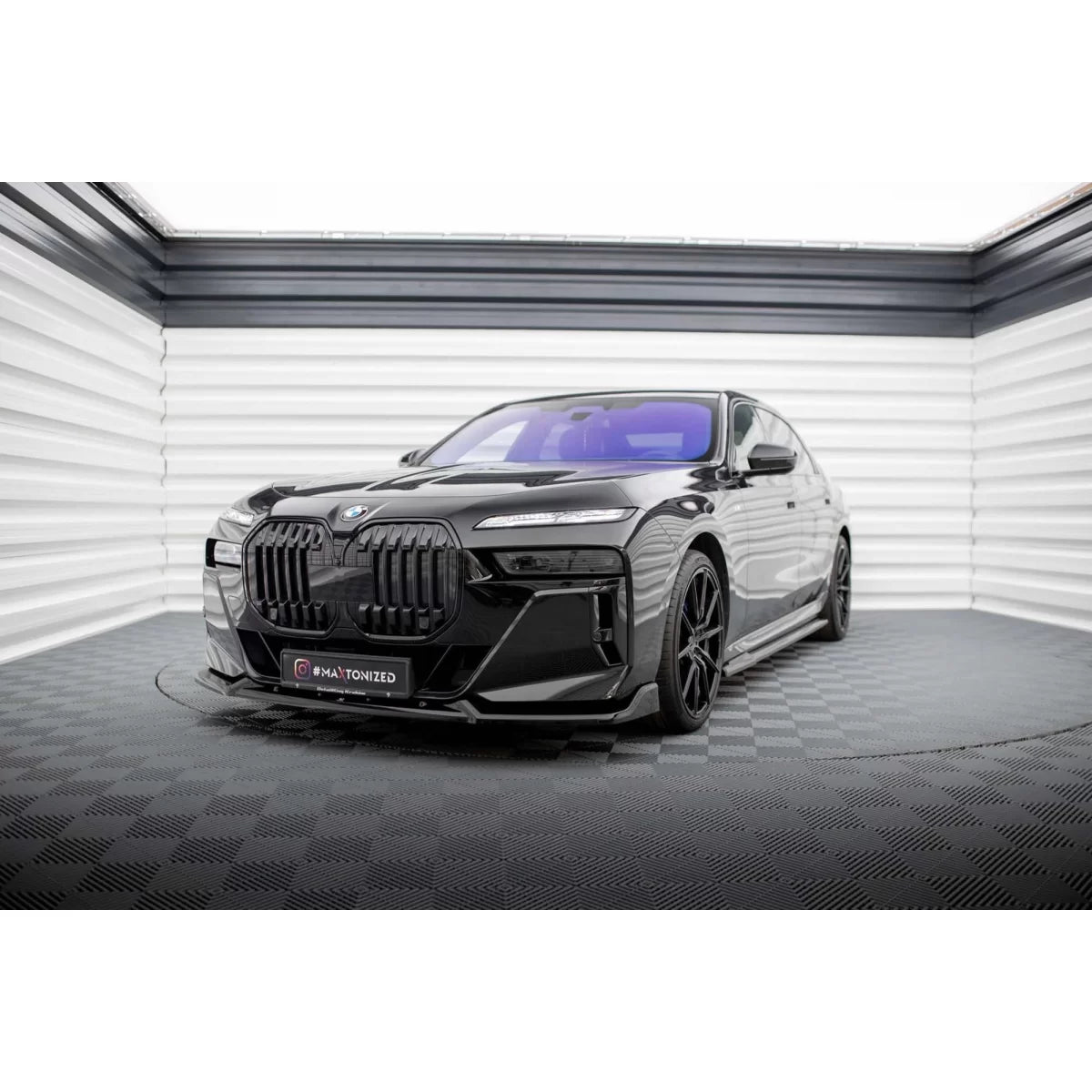Spoiler Anteriore Versione 2 per BMW Serie 7 M760E G70 dal 2022 Nero Lucido