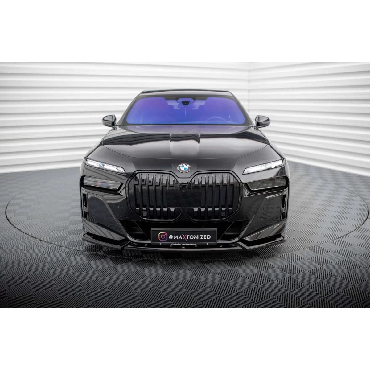 Spoiler Anteriore Versione 2 per BMW Serie 7 M760E G70 dal 2022 Nero Lucido
