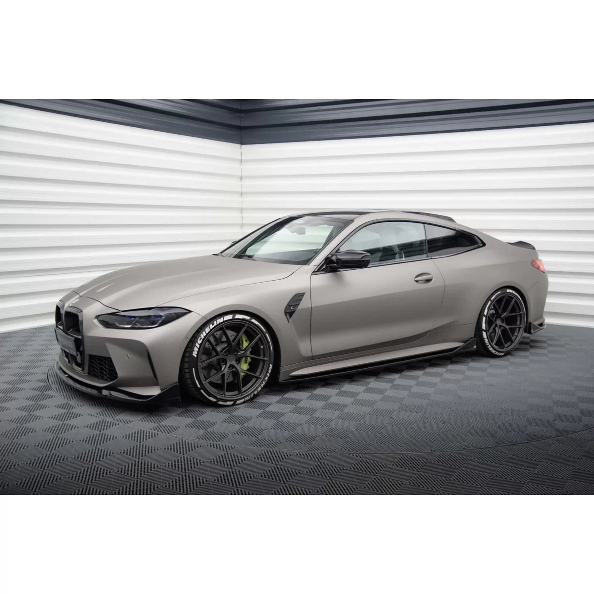 Additivi Versione 3 per Minigonne Tipo CSL BMW M4 G82 dal 2021 Nero Lucido