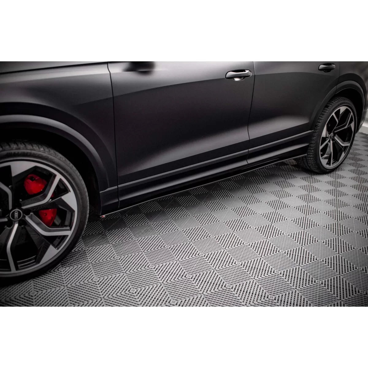 Minigonne Laterali Nere per Audi RSQ8 dal 2019