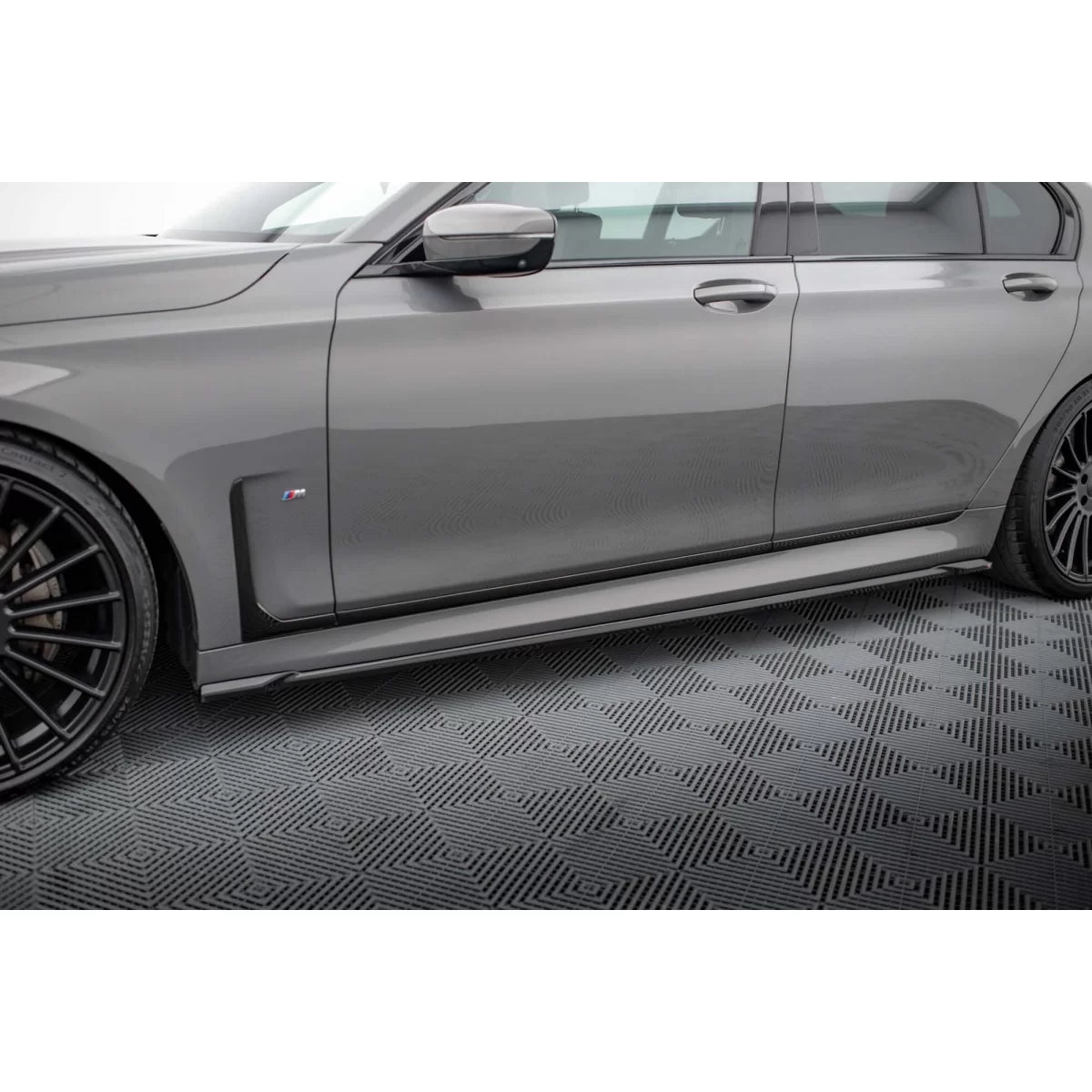 Add-on Maxton Design Nero Lucido per BMW Serie 7 G11 M Package 2019-2022