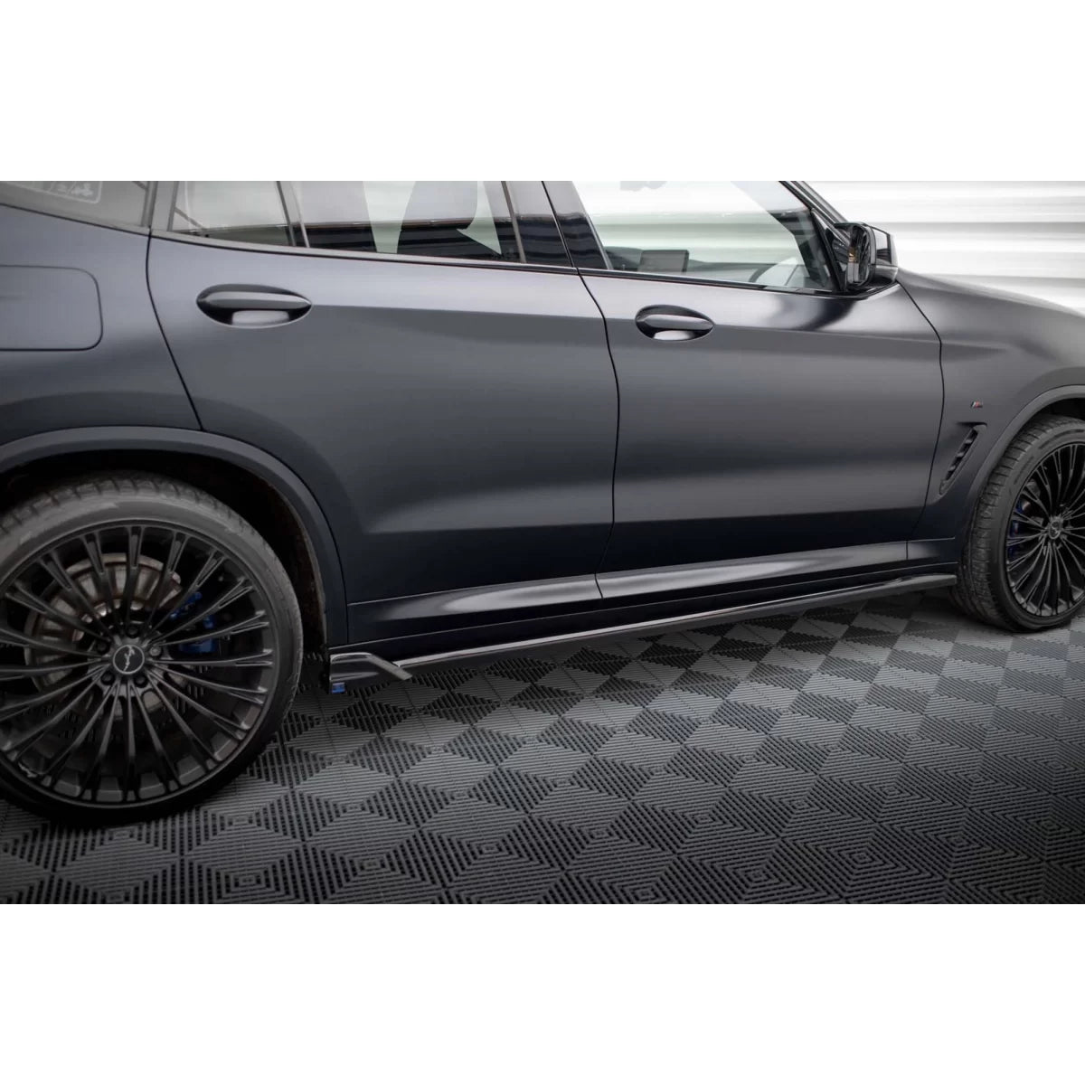 Add-on Neri Lucidi per BMW X3 G01 M Package dal 2021