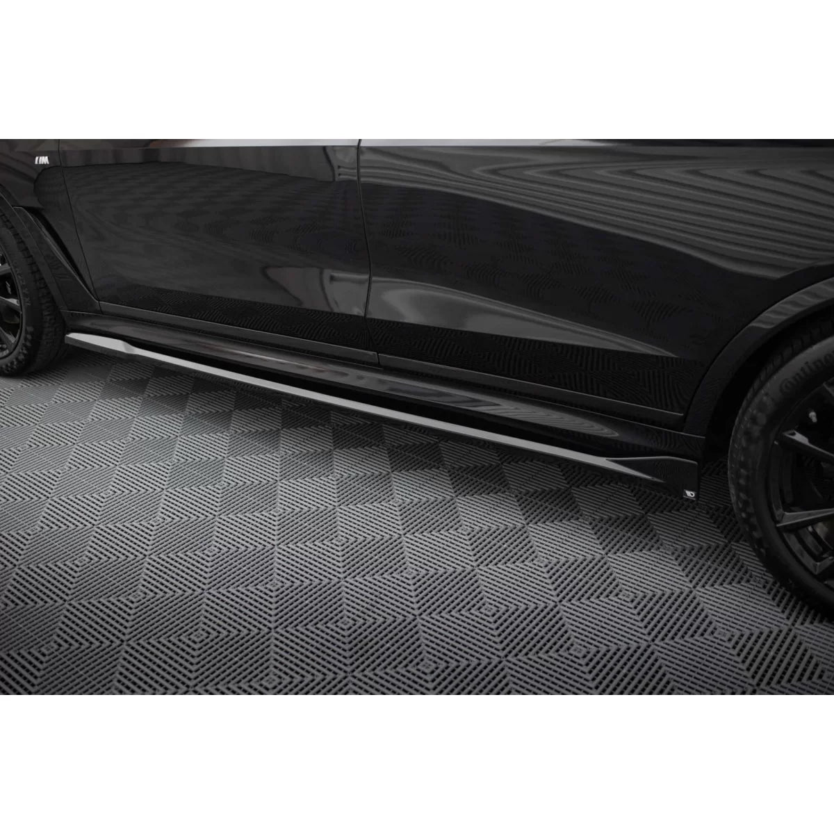 Add-on Maxton Design Nero Lucido per BMW X7 G07 M Package dal 2022