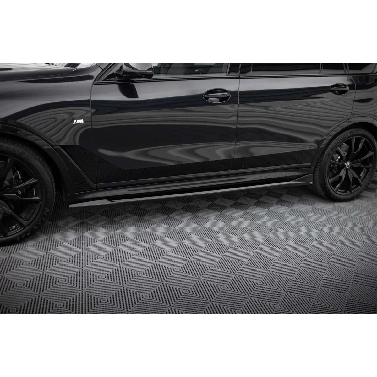 Add-on Maxton Design Nero Lucido per BMW X7 G07 M Package dal 2022