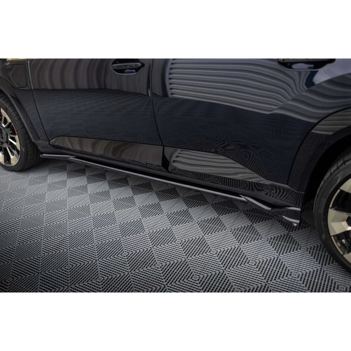 Additivi Minigonne Laterali Neri per BMW Xm G09 dal 2022
