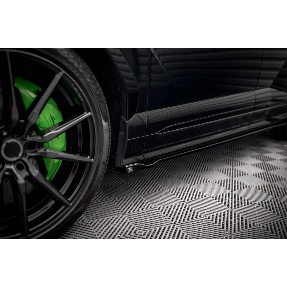 Additivi Maxton Design Neri Lucidi per Lamborghini Urus MK1 dal 2018