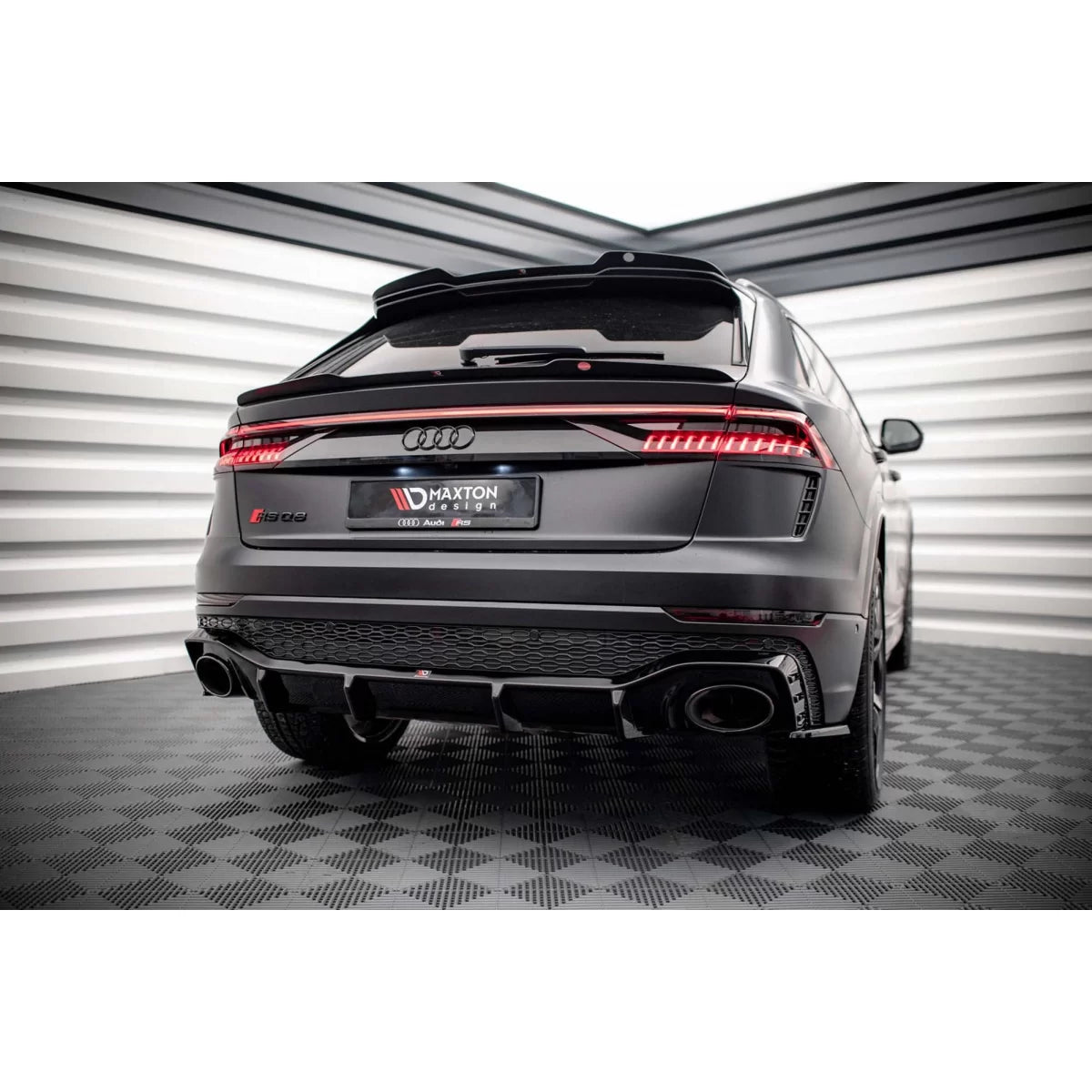 Diffusore Posteriore Nero Lucido per Audi RSQ8 MK1 dal 2019