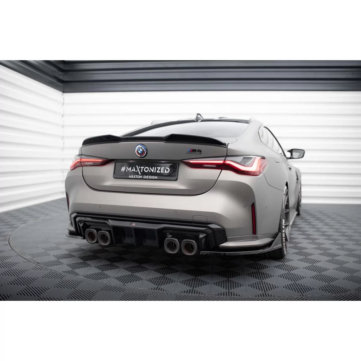 Diffusore Posteriore Nero Lucido per BMW M4 G82 Coupe dal 2021