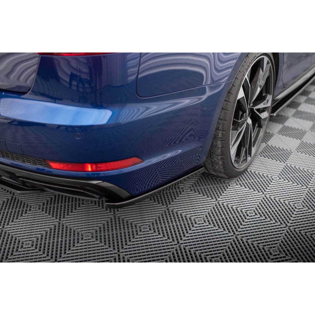 Prolunghe Laterali Posteriori Paraurti Nero Audi A4 B9 dal 2019