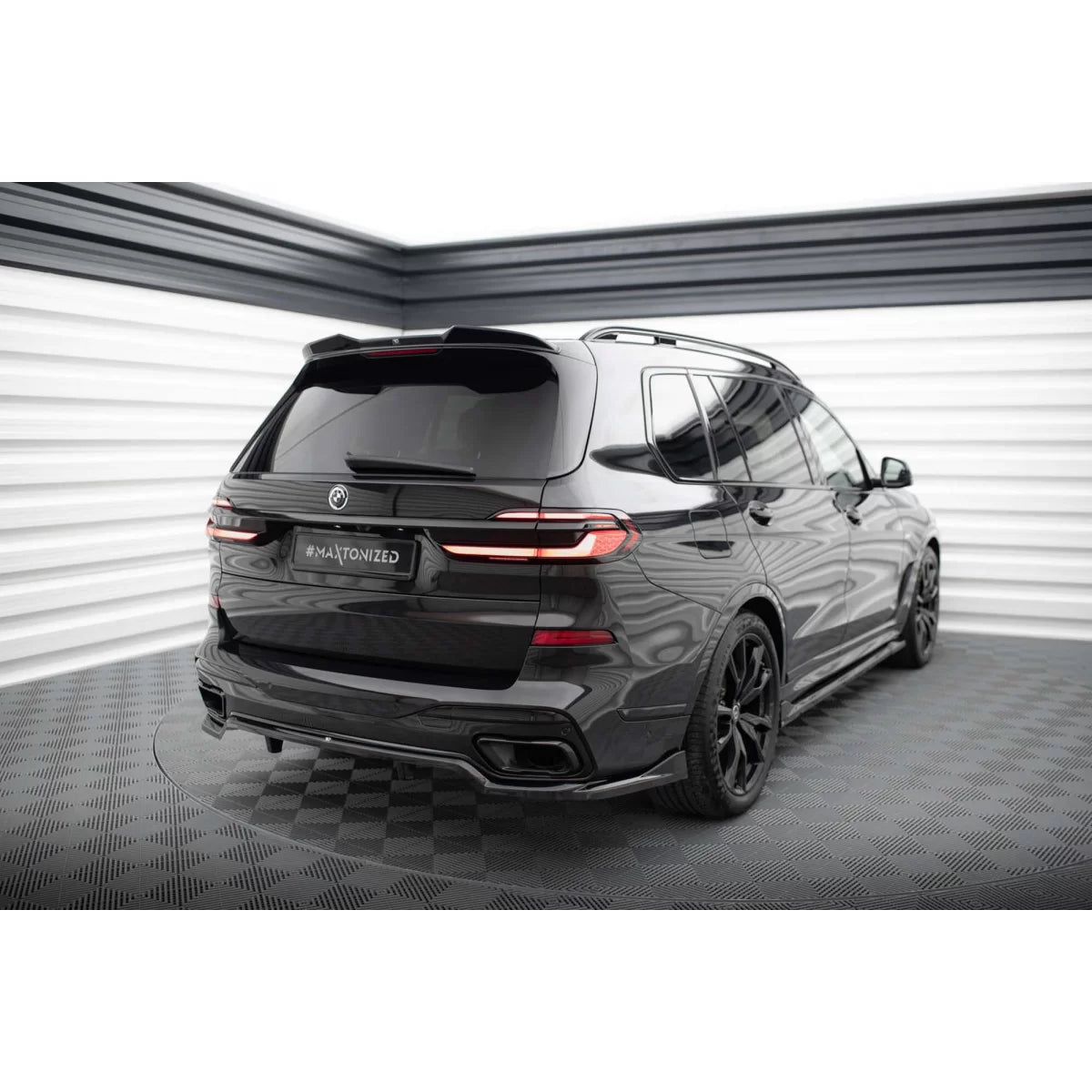 Spoiler Posteriore Nero Lucido per BMW X7 G07 M Package dal 2022