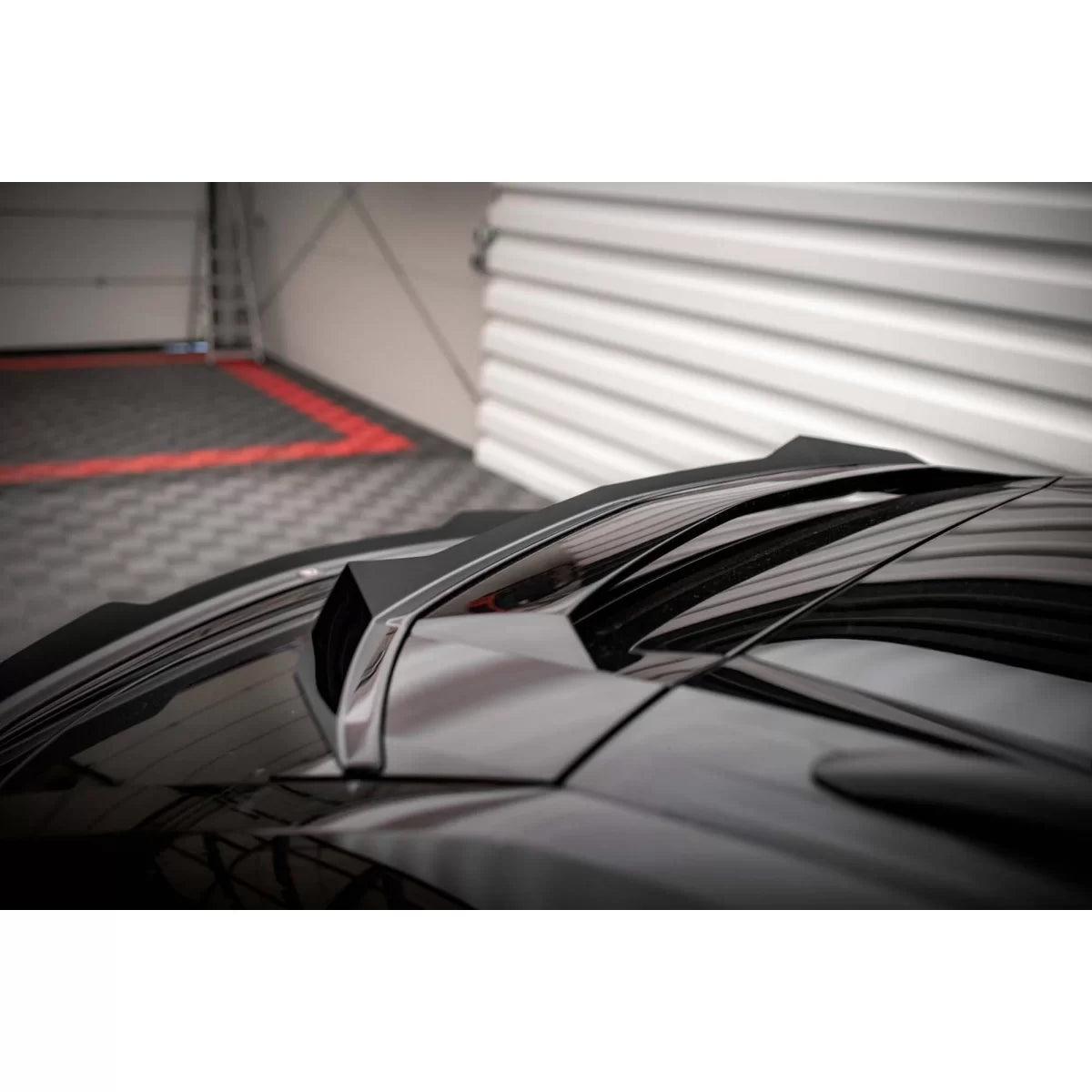 Spoiler Posteriore Nero Lucido per Lamborghini Urus MK1 dal 2018