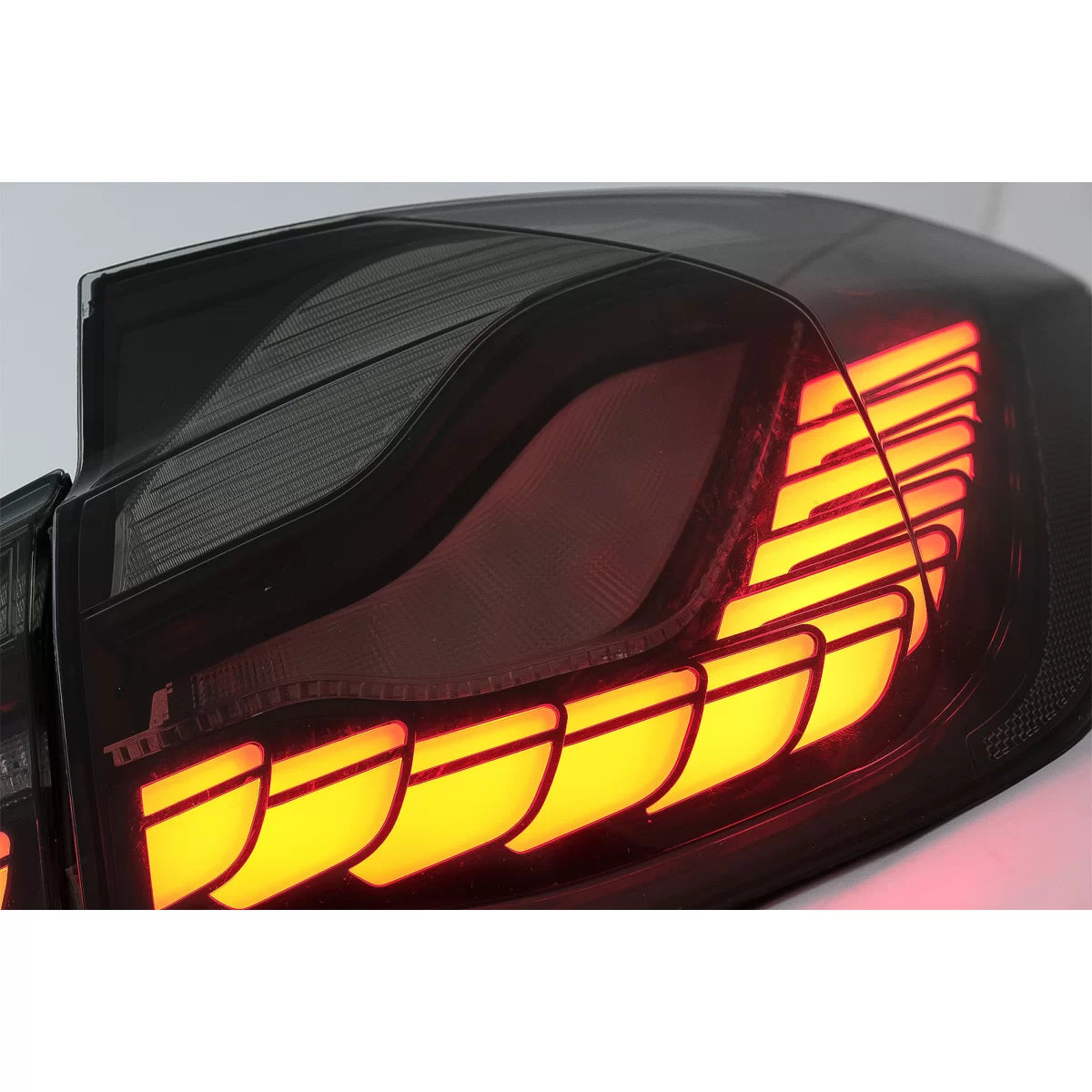 Fanali Posteriori Oled Design M4 Rosso Fumè con Frecce Sequenziali per BMW