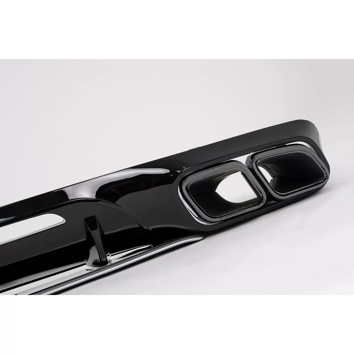 Paraurti Posteriore Diffusore con Terminali Scarico per Mercedes CLS W218