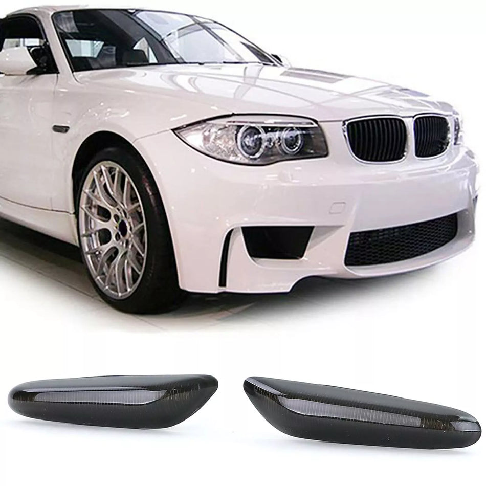 Frecce laterali LED nero fumo adatto per BMW Serie 1 E81 E87 E82 E88 04-12