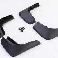 Kit paraspruzzi anteriore e posteriore nero per Vw Golf 6 08-12
