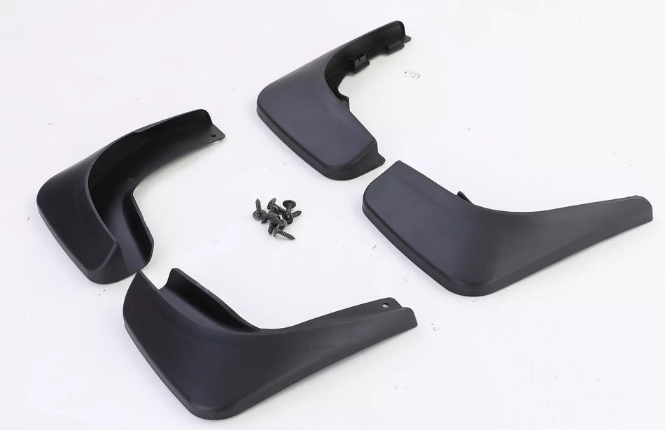 Kit paraspruzzi anteriore e posteriore nero per Vw Golf 6 08-12