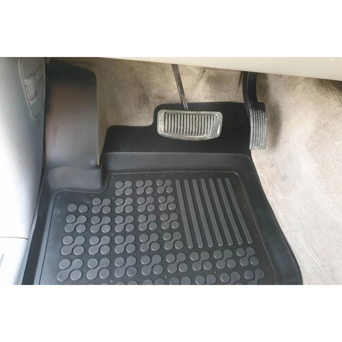 Tappetini in Gomma Specifici Neri 4 Pezzi per Kia Sorento 2002-2009