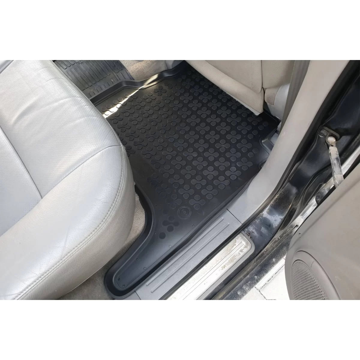 Tappetini in Gomma Specifici Neri 4 Pezzi per Kia Sorento 2002-2009
