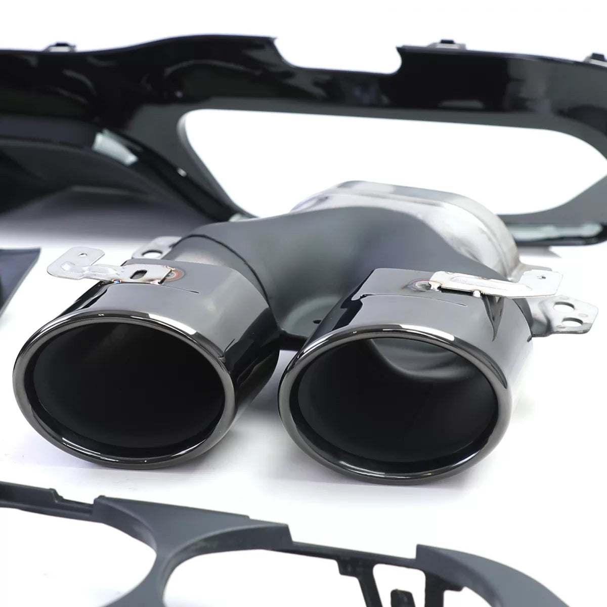 Diffusore Posteriore Sport con Terminali Neri per Mercedes Classe E W213