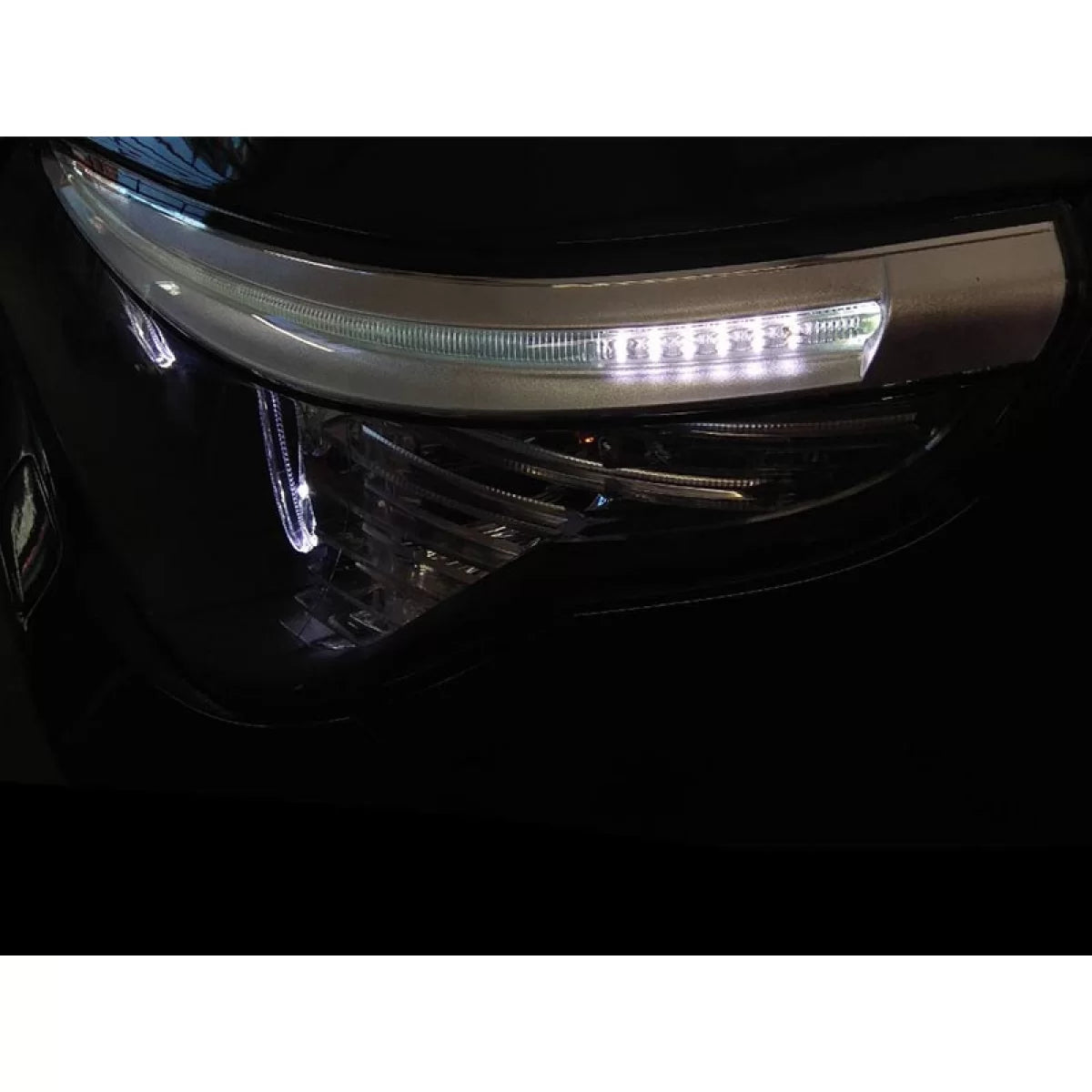 Fari Anteriori con LED Angel Eyes per BMW E60 E61 2003-2007 Dx e Sx