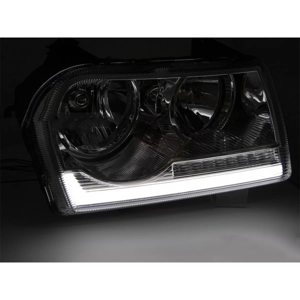 Fari Anteriori con Indicatori Dinamici Cromati per Chrysler 300c 2005-2008 Dx Sx