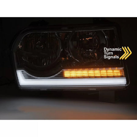 Fari Anteriori con Indicatori Dinamici Cromati per Chrysler 300c 2005-2008 Dx Sx