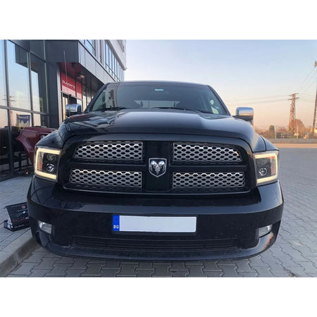 Fari Anteriori Tuning con Base Nera per Dodge Ram 2009-2018 Dx e Sx
