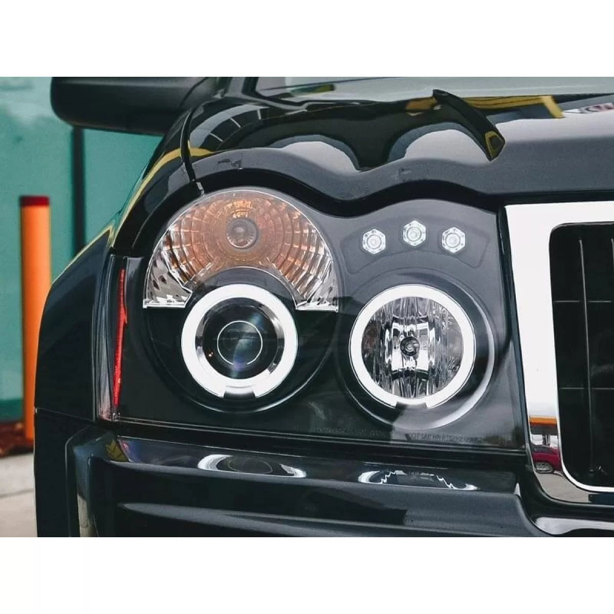 Fari Anteriori con Anelli Alogeni Jeep Grand Cherokee 2005-2008 Dx e Sx