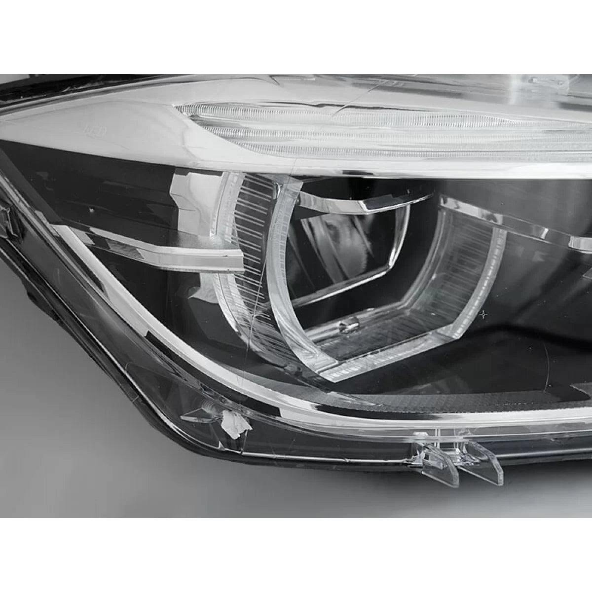 Fari LED Tuning Anteriore Dx e Sx con Base Cromata per BMW Serie 3 F30 2015-2018