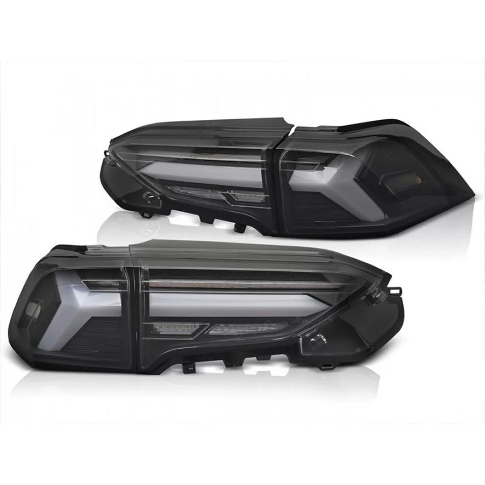 Fanali Posteriori LED con Frecce Dinamiche per Toyota RAV4 dal 2019 Nero Lato