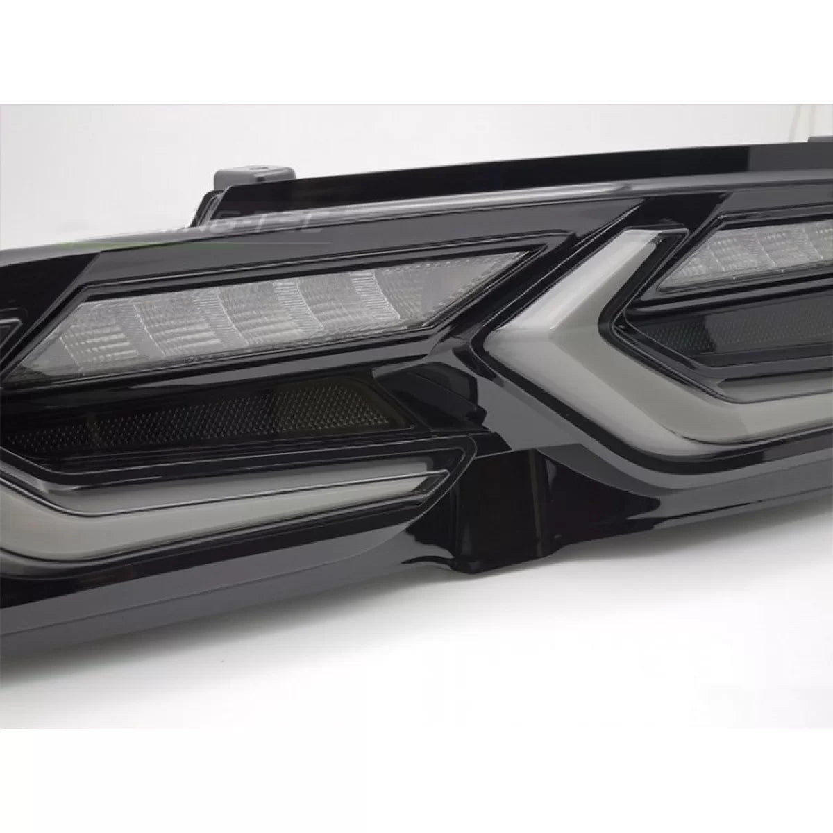 Fanali Posteriori LED con Frecce Dinamiche Nero per Chevrolet Camaro 2019-2023