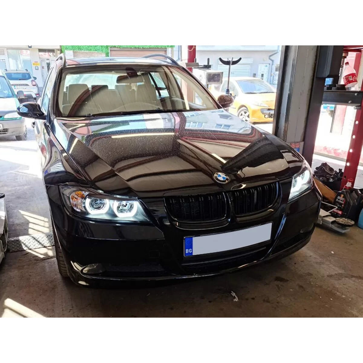 Fari allo Xeno Anteriori Sinistro e Destro con Base Nera per BMW Serie 3 E90